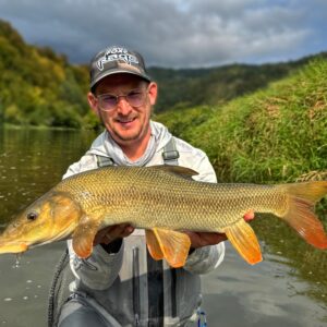 Fly Fishing in Poland Dunajec River ()